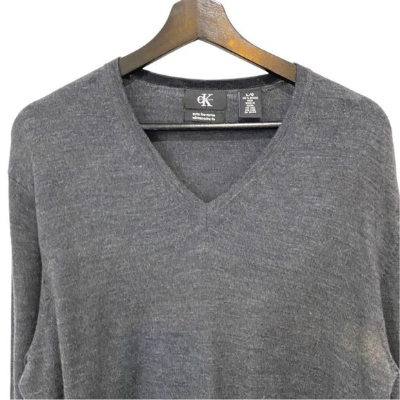 CK Calvin Klein Charcoal Grey Men's L 100% Extra Fine Merino Wool V-Neck Sweater - Picture 1 of 15